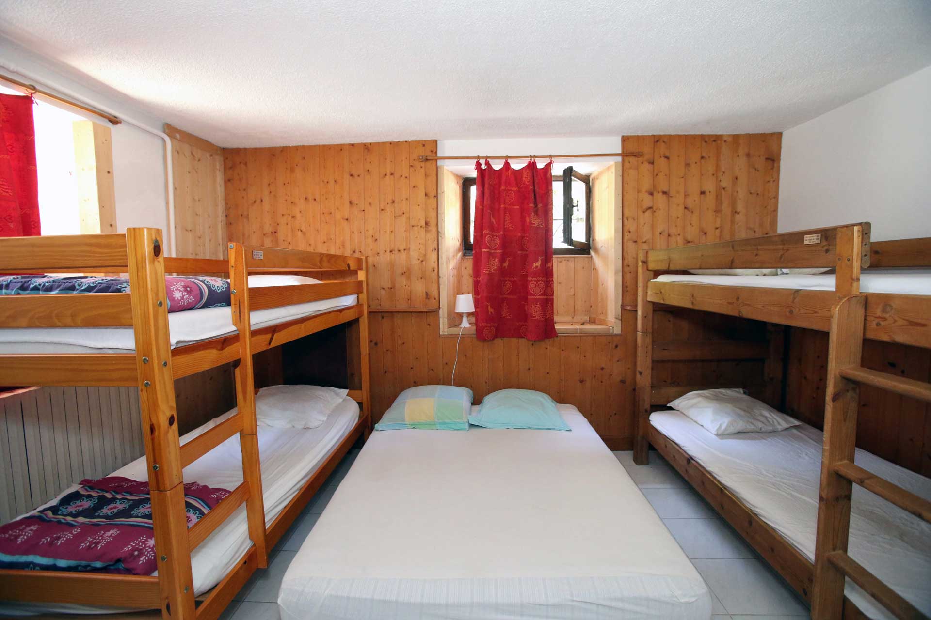 Chambre 6 couchages gîte Saint-Gervais
