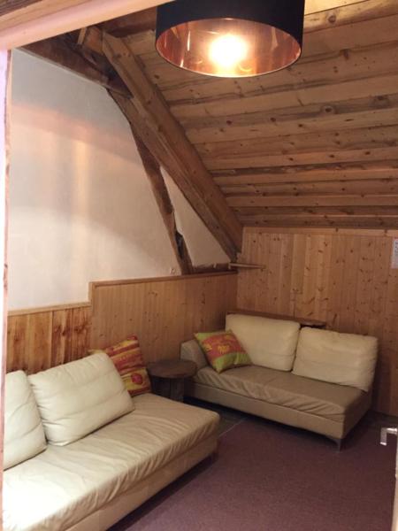 Salon dortoir gîte Les Cristaux